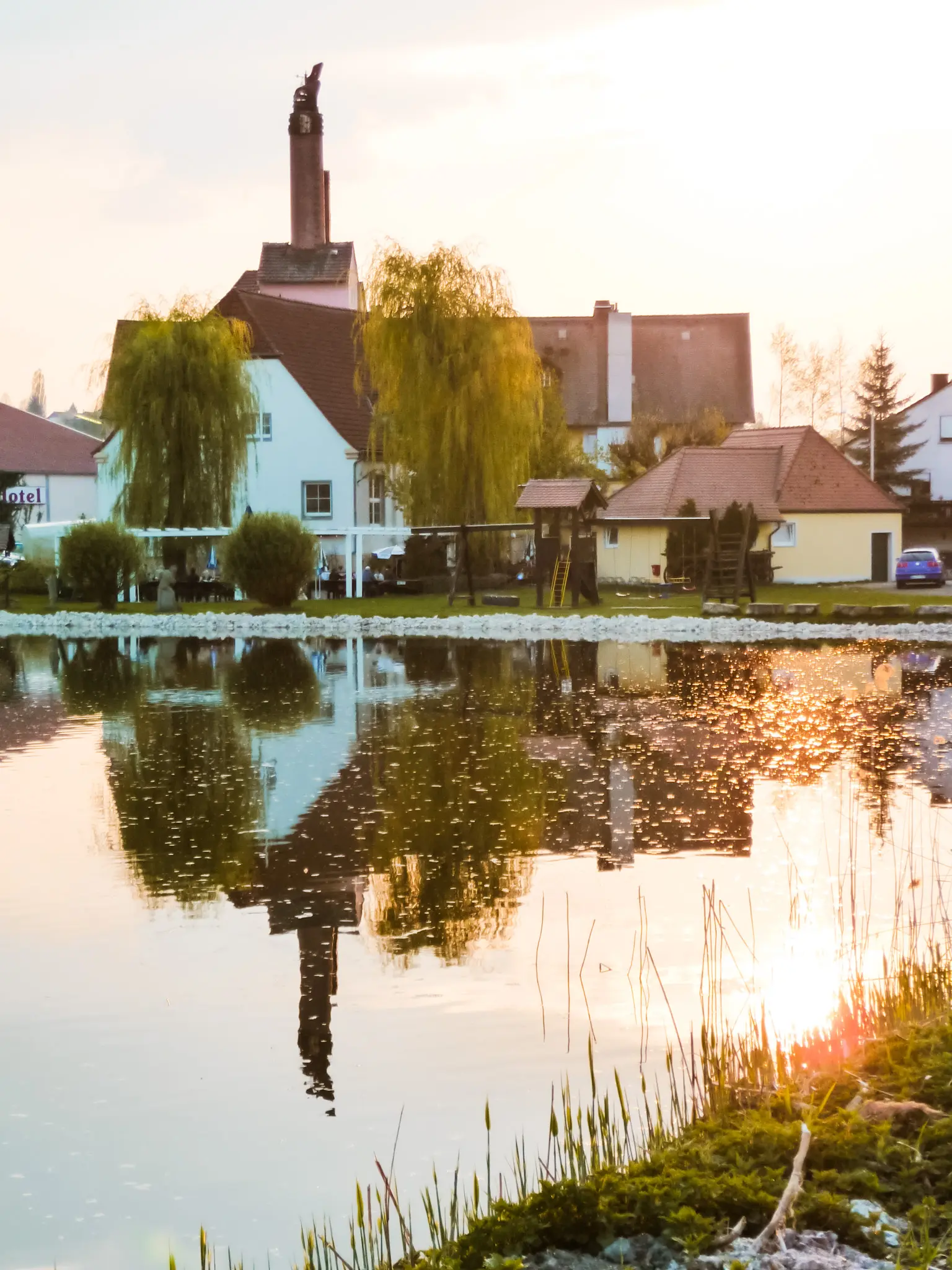 Schöne Landschaft mit See
